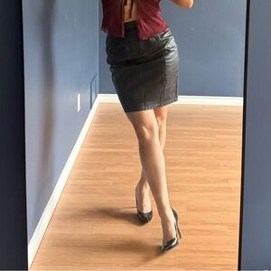 Sleek Black Leather Pencil Skirt